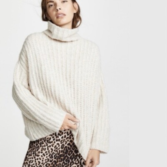 FREE PEOPLE | Fluffy Fox Boxy Chunky Knit Turtleneck Sweater in Pearl | Sz XS - Picture 4 of 15